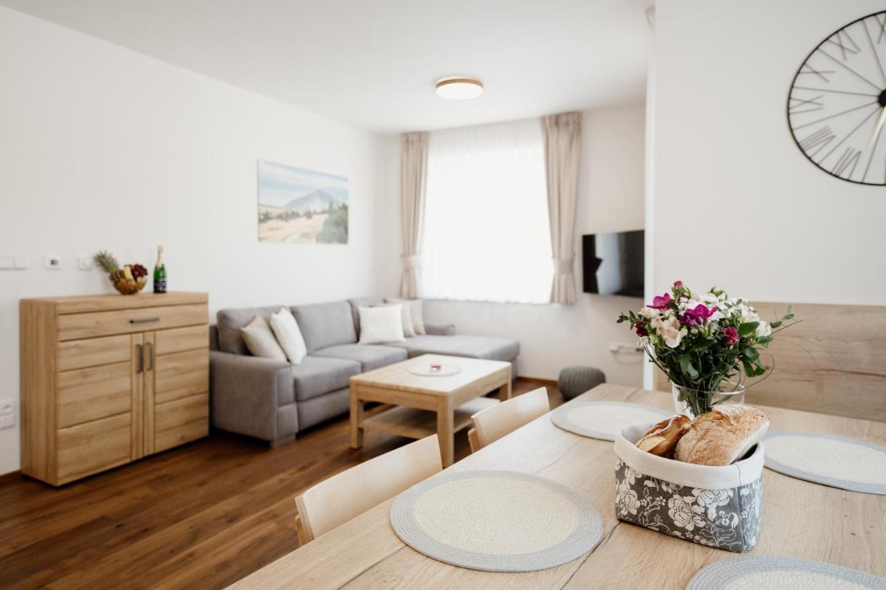 Apartmany Horska, Врхлабі Екстер'єр фото